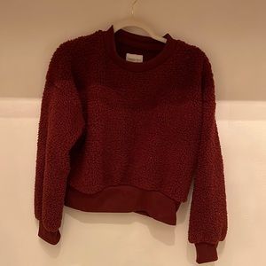 AE Maroon fuzzy sweatshirt